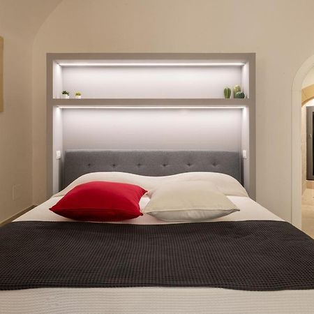 Esperia Luxury Suite & Apartment Noto Ното Екстериор снимка