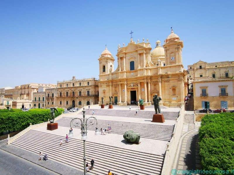 Esperia Luxury Suite & Apartment Noto Ното Екстериор снимка